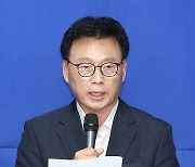 현장 최고위원회의 나선 박광온 원내대표