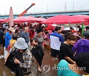 시민들로 붐비는 소래포구축제