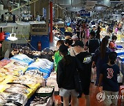 "국내산 수산물 사세요" 충남 전통시장 3곳서 온누리상품권 환급