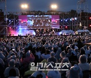 [2023 청년의 날] 폭우도 막지 못했다…더보이즈→브브걸, 5만 청년 열광케한 K팝 무대 [종합]