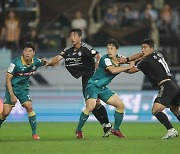 선두 울산, 대전과 1-1 무승부…포항, 수원FC 격파