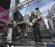 Maneskin Performs in Times Square