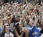 Maneskin Performs in Times Square