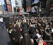 Maneskin Performs in Times Square