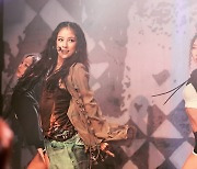 Lee Hyori heats up Hyundai Card's Da Vinci Motel fest with solo performance