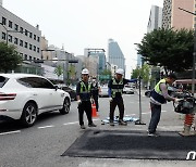 복구작업 벌이는 언주역 싱크홀 발생 현장