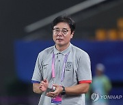 [아시안게임] 1차전부터 9-0…황선홍 감독 "없는 경기로 치겠다…다 잊어야"