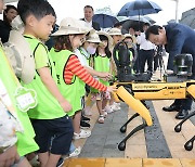 AI 자율주행 순찰로봇 지자체 최초 도입..안내·주야간 순찰 업무