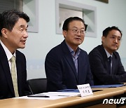 아동복지시설 방문해 간담회 갖는 이주호 부총리