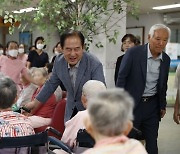 김희수 진도군수, 추석 명절 맞이 사회복지시설 위문