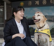 대학생 되어서야…부모님 손 놓게 한 '루시', 그 덕에 교사 꿈도 이뤘다