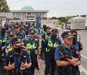 `이재명 체포안 가결`에 지지자들 국회 진입 시도…곳곳서 충돌(상보)