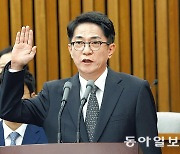 [사설]이균용, 제기된 의혹마다 “송구” “반성” “몰랐다”… 납득 되겠나