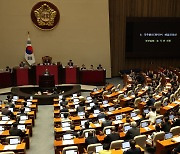 [속보] 교권회복 4법, 만장일치로 국회 본회의 통과