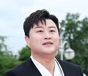 김호중, 아리스 바라보며 [포토엔HD]