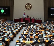 교사들 옥죄던 '무차별 아동학대 신고'…끝낼 근거 생겼다