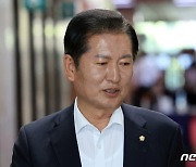 당무위 참석하는 정청래 최고위원