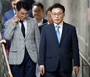李 체포안 가결 후폭풍···민주당, 박광온 등 원내지도부 총사퇴