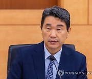 이주호 부총리, 현장 교사들과 '학교 행정업무 경감' 간담회