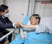 진교훈 강서구청장 후보 만난 이재명 대표