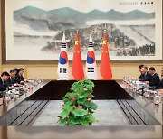 한총리-시진핑 30분 회담…韓中 관계 발전 ‘공감대’(종합)