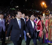 尹 “천안·홍성 첨단산업단지 빈틈없이 챙길 것…고향에 오니 힘나”