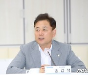 [속보] '비명계' 송갑석 민주 최고위원 사의…이재명 수용