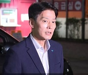 민주 지도부, '단식 중단' 거듭 설득...李, 즉답 안 해