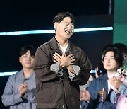 '강변가요제' 금상에 기뻐하는 남궁현 [사진]