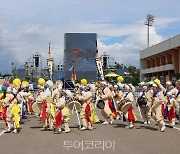 확 달라진 동해무릉제, 관람객 '매료'