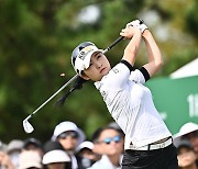 아이언 티샷을 날리는 이예원 [KLPGA 하나금융그룹]