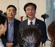 김민석·남인순·홍익표·우원식 ‘4파전’…26일 원내대표 선거도 ‘친명만의 리그’