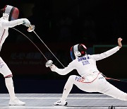 [속보] 펜싱 최인정, 항저우 AG 여자 에페 금메달…송세라 은메달