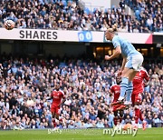 10명이 싸운 맨시티, 노팅엄 포레스트 2-0 완파→6전 전승 EPL 선두 질주…홀란드 리그 8호골