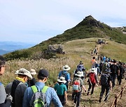 광주 무등산 정상 개방…출입 통제 57년 만 상시 개방