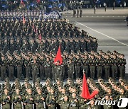 9·9절 열병식 되새기는 북한…"억센 기상과 필승의 의지 과시"