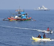 남중국해 필리핀 어선과 중국 해안경비정