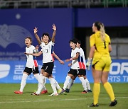 [항저우 ON]손화연 해트트릭→지소연, 韓 축구 첫 150경기+69호골…한국, 필리핀에 5-1 역전승→8강 선착