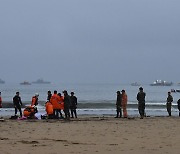 포항 앞바다서 신형 장갑차 '침수'… 탑승자 2명 끝내 사망