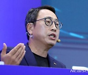 유영상 SKT 사장, AI 사업전략 기자간담회