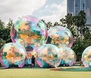 Seoul streets transform to open stage for Seoul Street Arts Festival