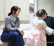 미혼모들 만난 김여사 "책임감과 용기에 박수…강한 엄마 돼야"