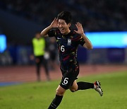 [리뷰] '홍현석·송민규 득점' 한국, 2-0으로 중국 격파…거친 플레이 잠재웠다