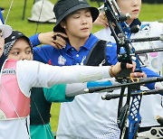 '도쿄 금' 김우진 · 강채영, 아시안게임 양궁 예선 라운드 탈락