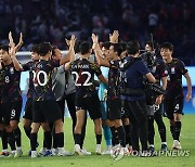 [아시안게임] 한국 남자축구, 8강서 중국 2-0 꺾고 3연패 향해 '순항'(종합)