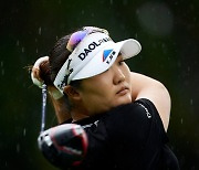 ‘레이저 샷’ 유해란, LPGA 첫 우승...흔들리던 ‘한국 왕조’에 새 바람