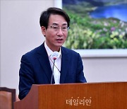 '이재명 팔아먹은 쁘락치'…이원욱, 개딸 문자 공개하며 "국민적 혐오"