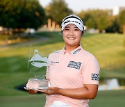 유해란, 아칸소에서 와이어투와이어로 LPGA 첫 우승…신인상 굳히기, 시즌상금 18억원 돌파(종합)