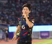 Korea silence raucous home crowd with 2-0 quarterfinal win