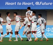 거친 항의에 심판 폭행 제스처까지… 국제 경기서 망신살 뻗친 북한 축구